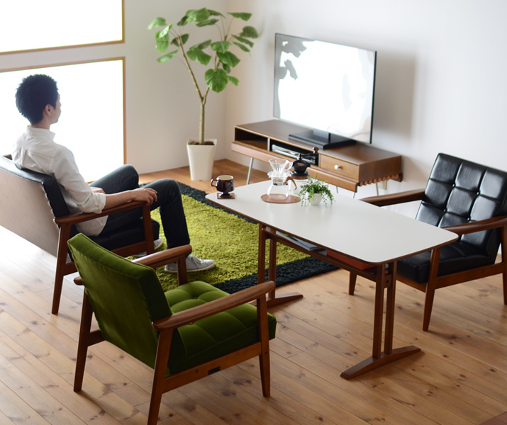 カリモク60 カフェテーブルとKチェアのコーディネート