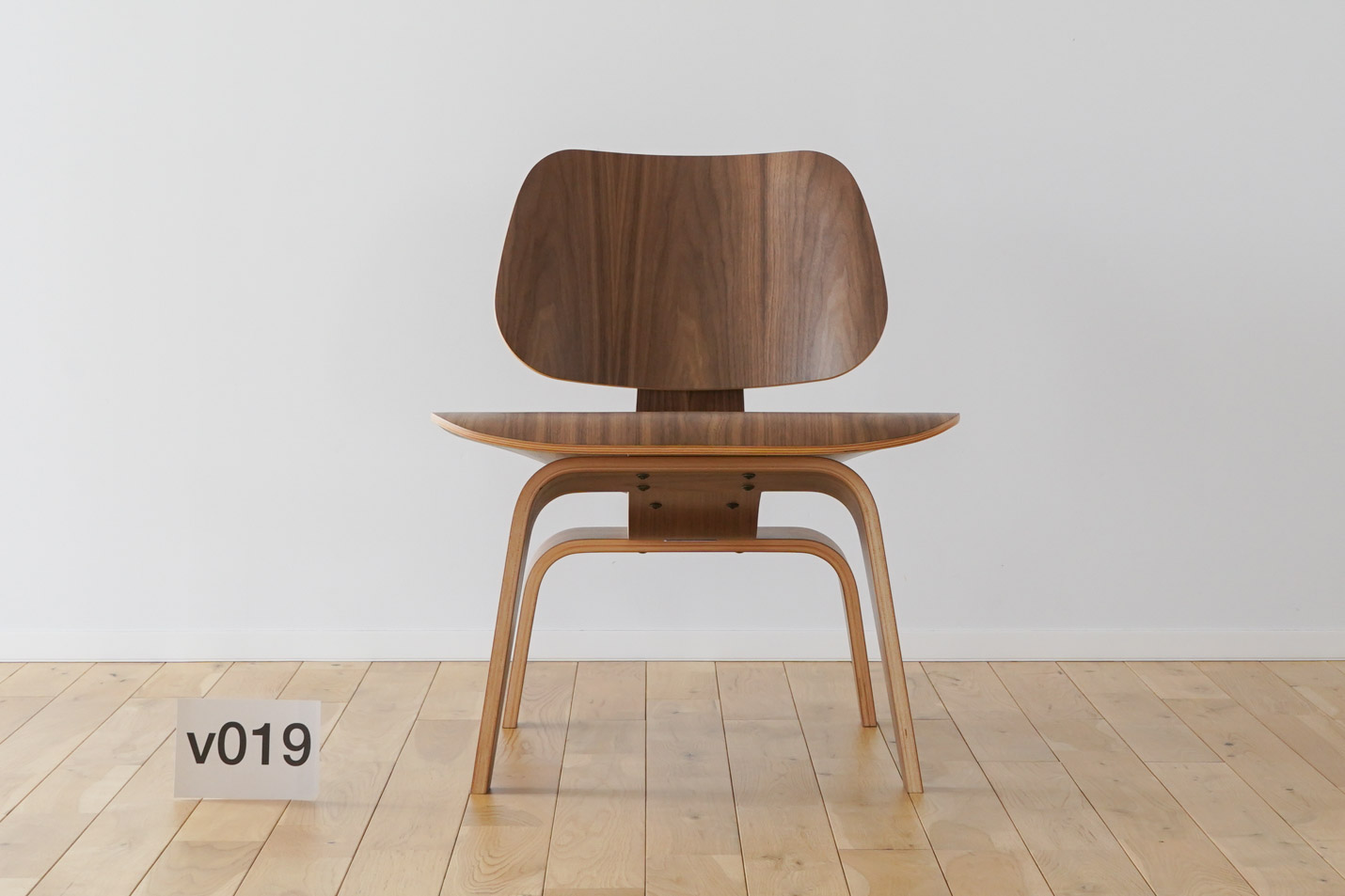 ハーマンミラー（Heramanmiller）イームズLCWの木目