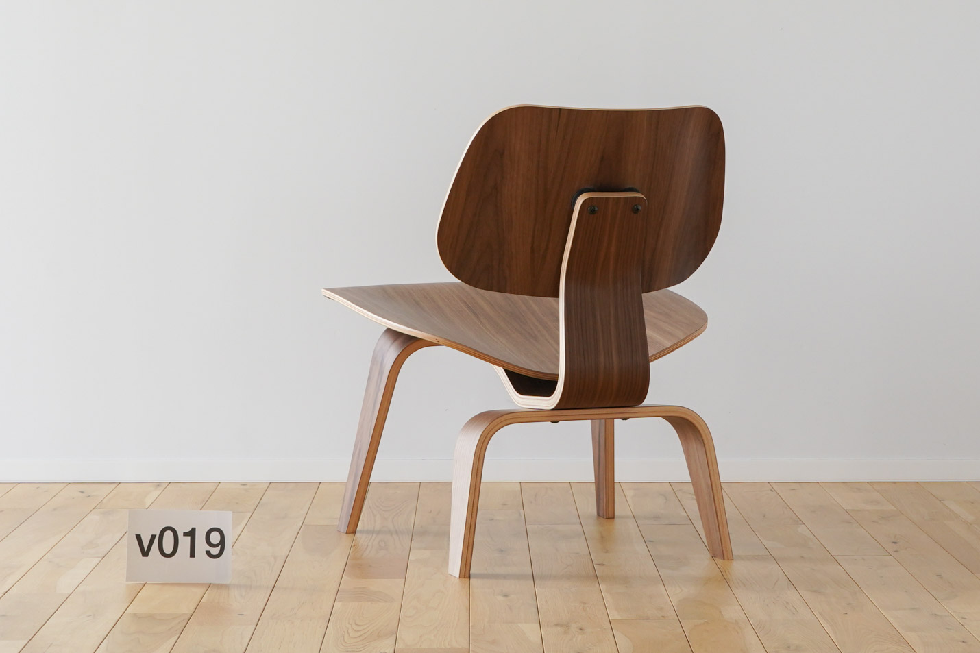 ハーマンミラー（Heramanmiller）イームズLCWの木目