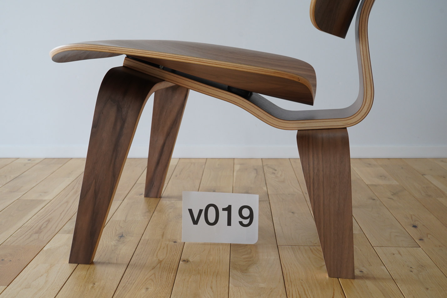 ハーマンミラー（Heramanmiller）イームズLCWの木目