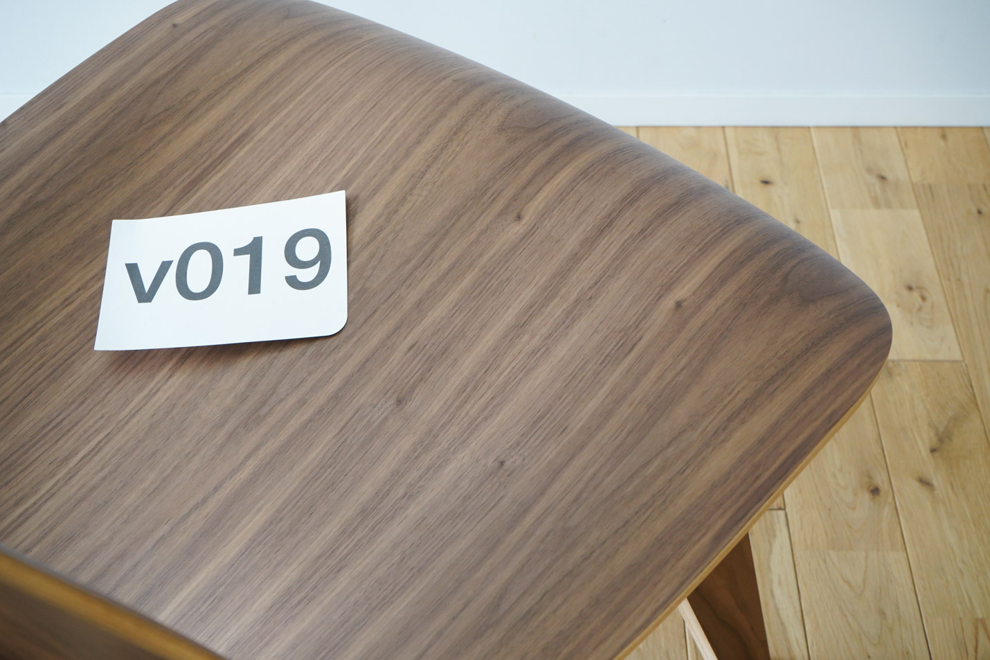 ハーマンミラー（Heramanmiller）イームズLCWの木目