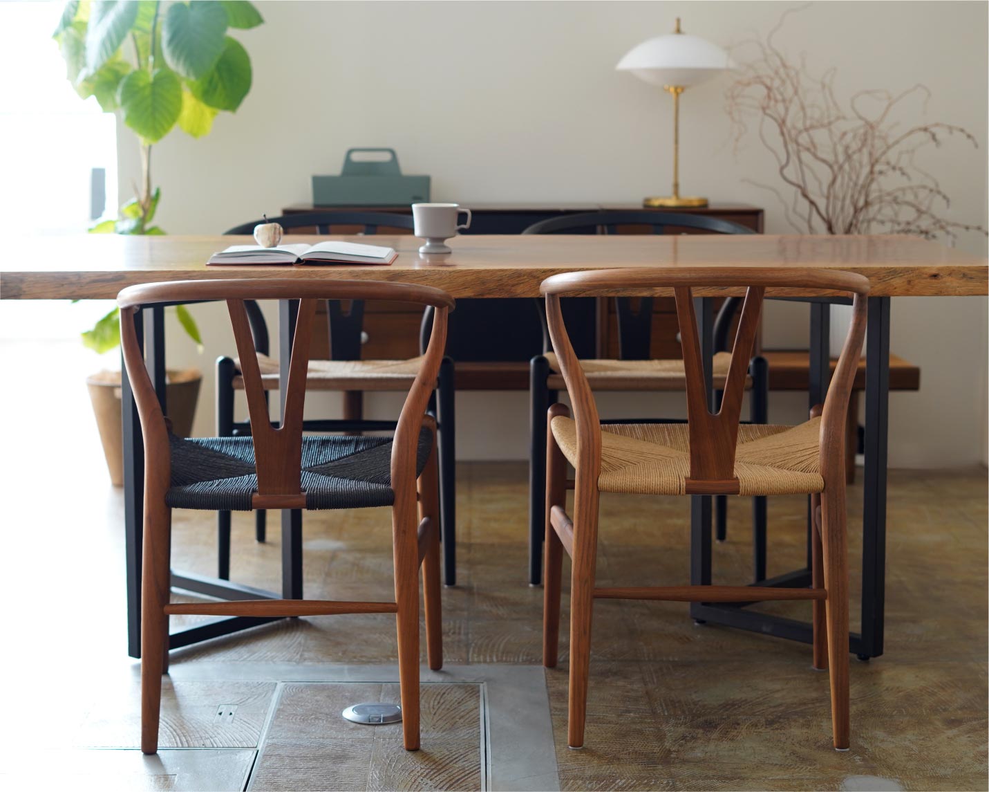 CARL HANSEN & SON （カール・ハンセン＆サン）CH24(Yチェア） 後ろ姿