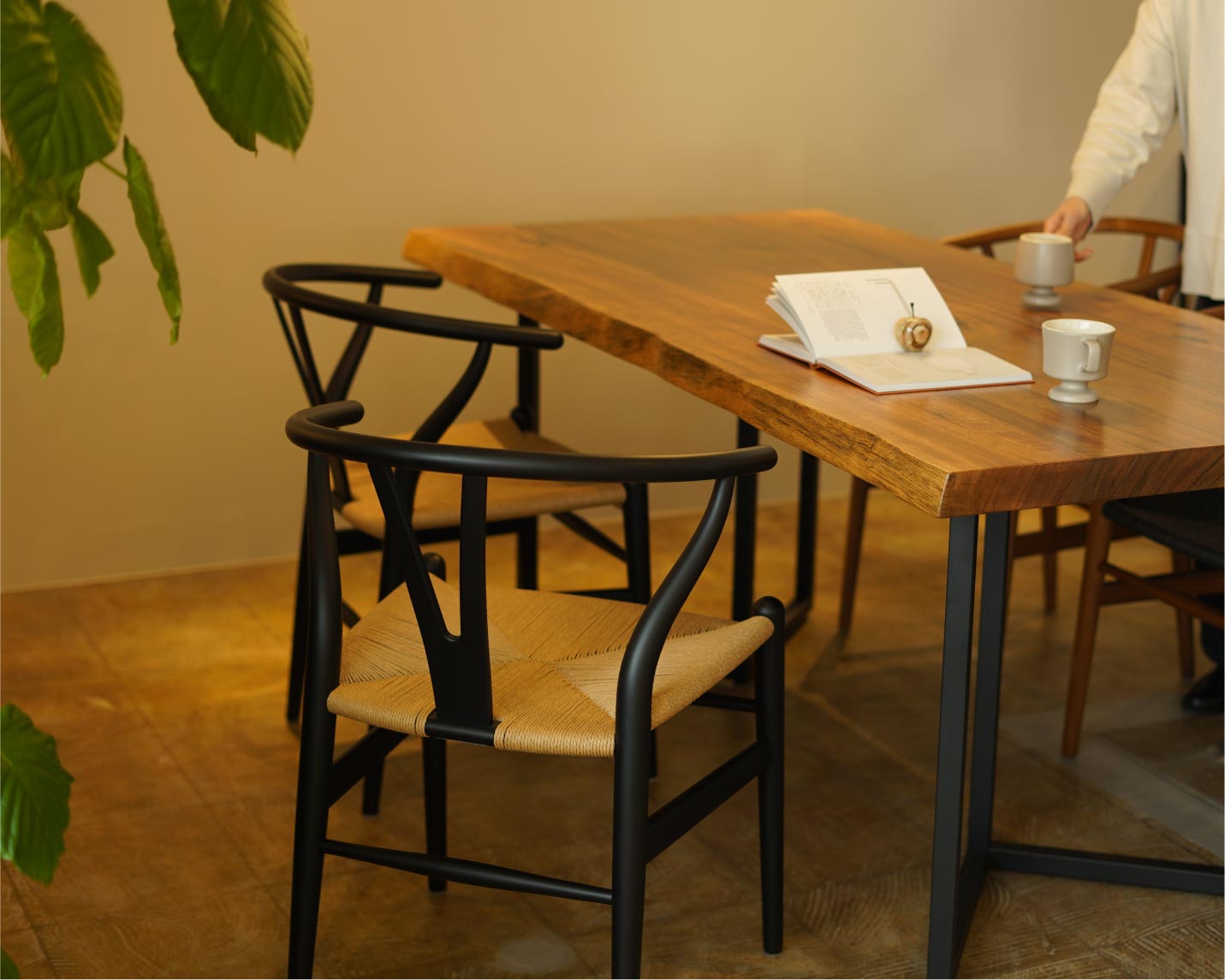 CARL HANSEN & SON （カール・ハンセン＆サン）CH24(Yチェア）ビーチ マットブラック