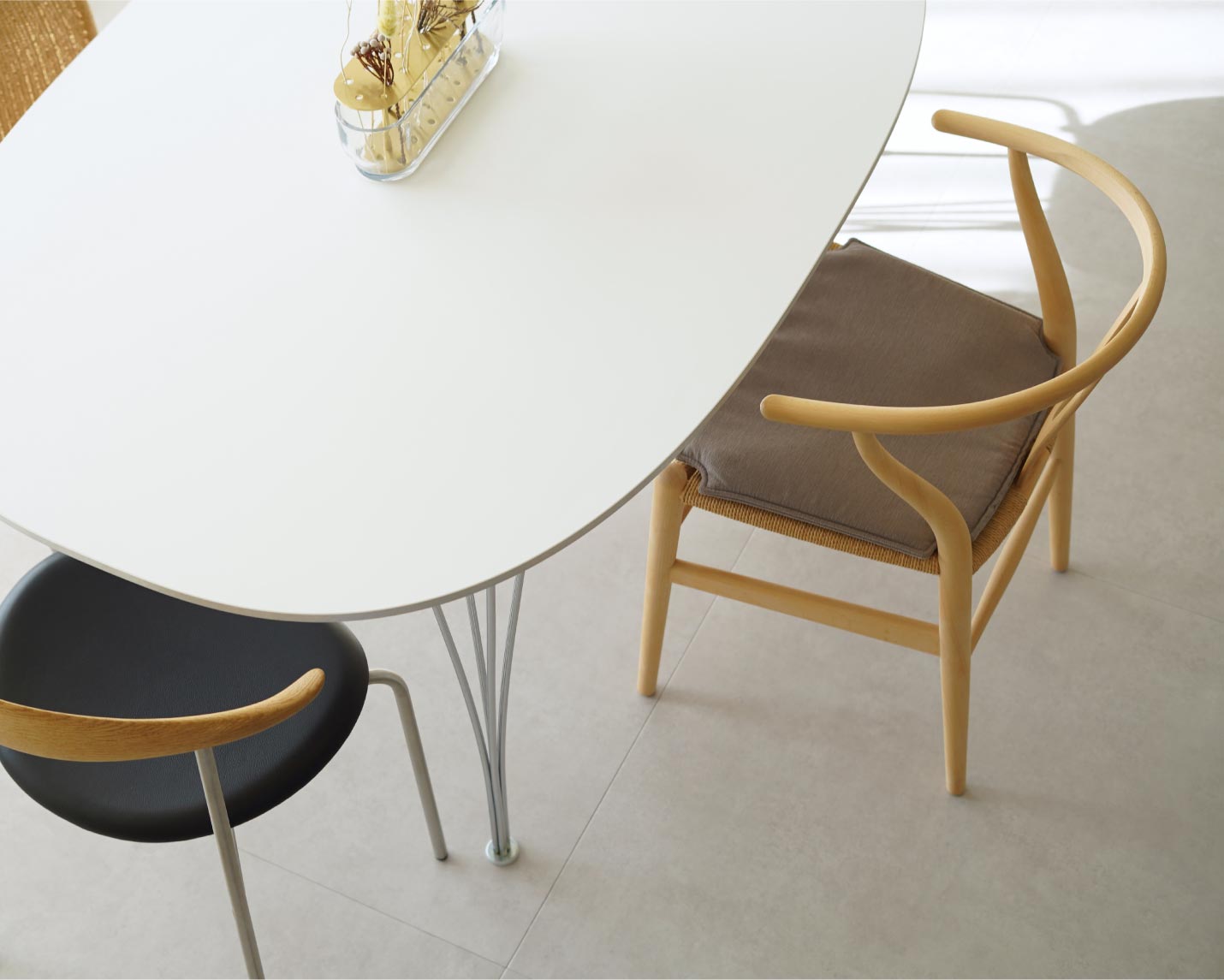 CARL HANSEN & SON （カール・ハンセン＆サン）CH24(Yチェア）ビーチ ソープフィニッシュとスーパー楕円テーブル