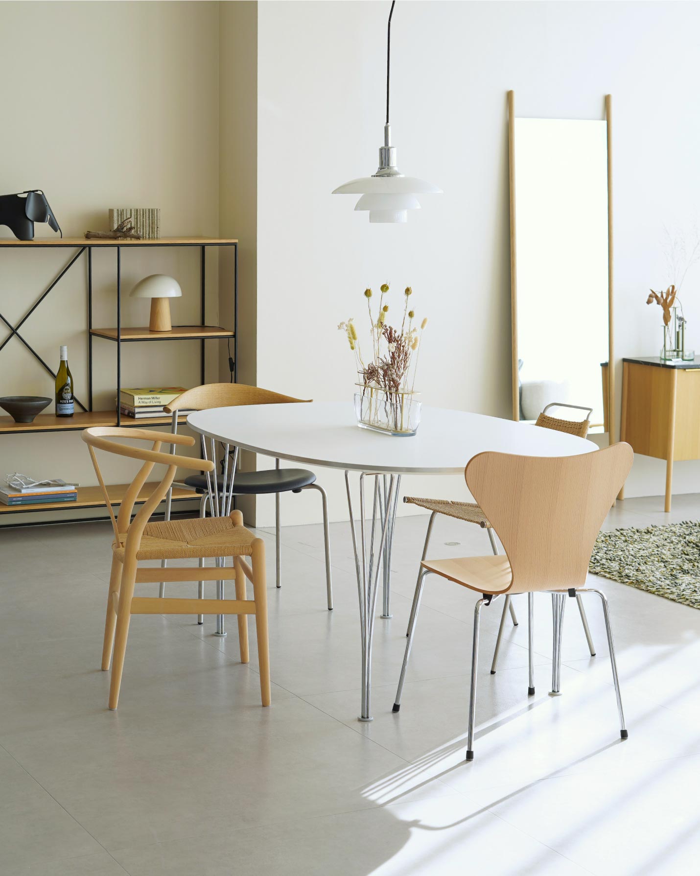 CARL HANSEN & SON （カール・ハンセン＆サン）CH24(Yチェア）と好きな椅子の組み合わせのダイニング