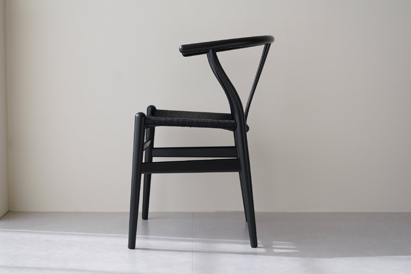 CH24 Yチェア ユーカリブラック