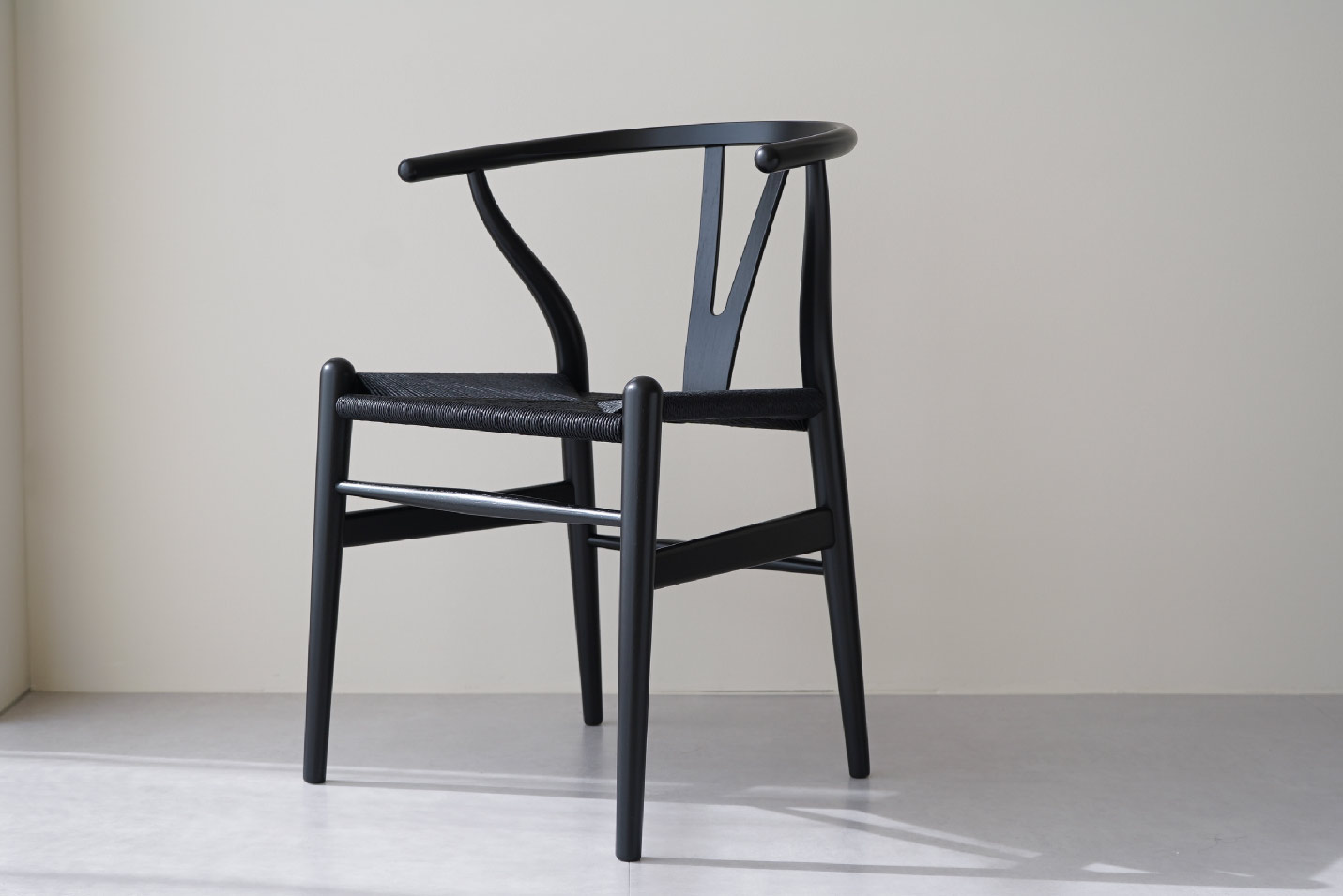 CH24 Yチェア ユーカリブラック