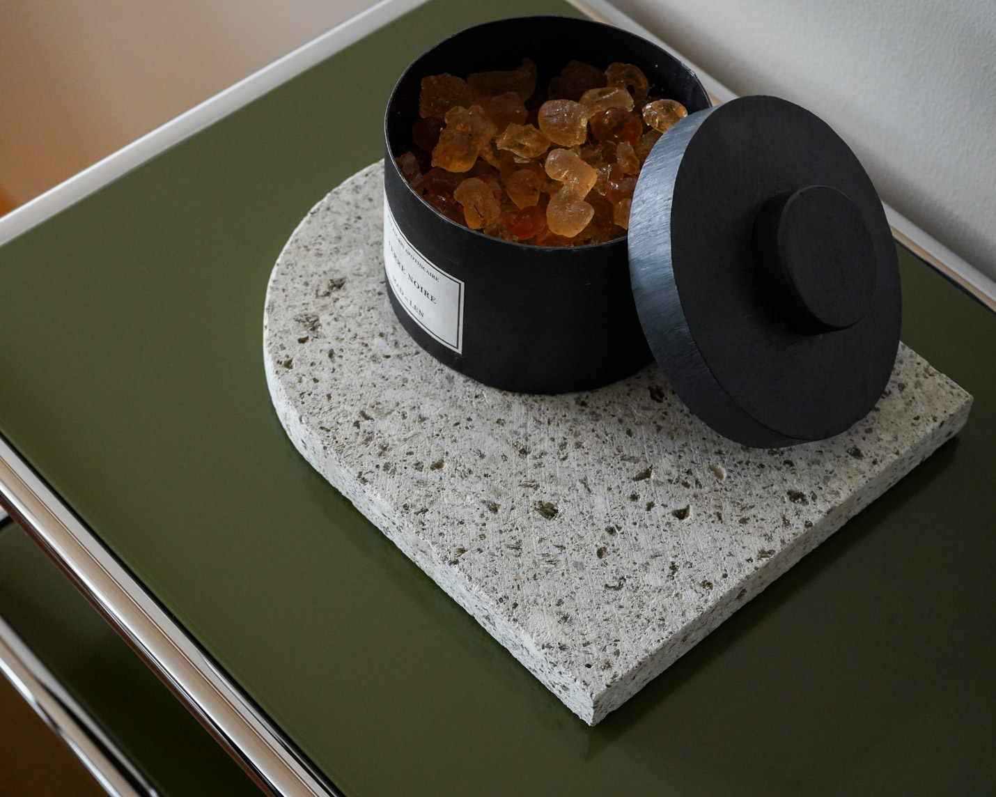 vanillaオリジナル大谷石ハーフラウンドプレート