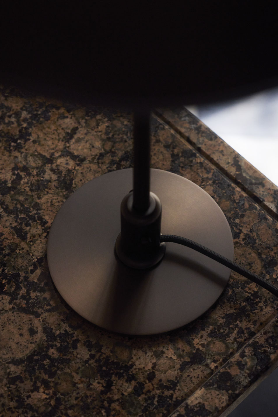 ルイスポールセン（Louis Poulsen） PH 3/2 エイジド・ブラス オパール テーブル