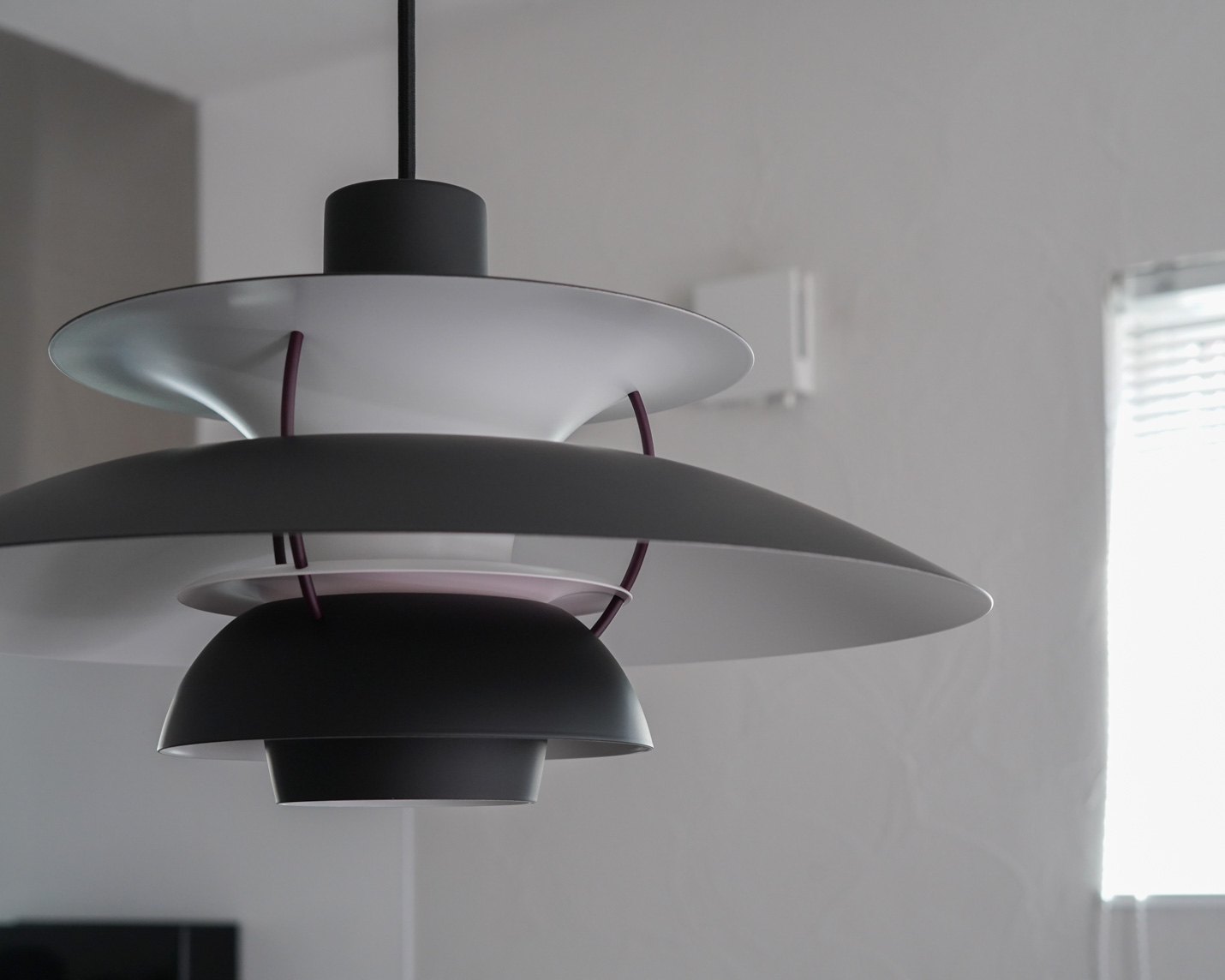 ルイスポールセン（Louis Poulsen）PH5 / ブラック・エディション2025