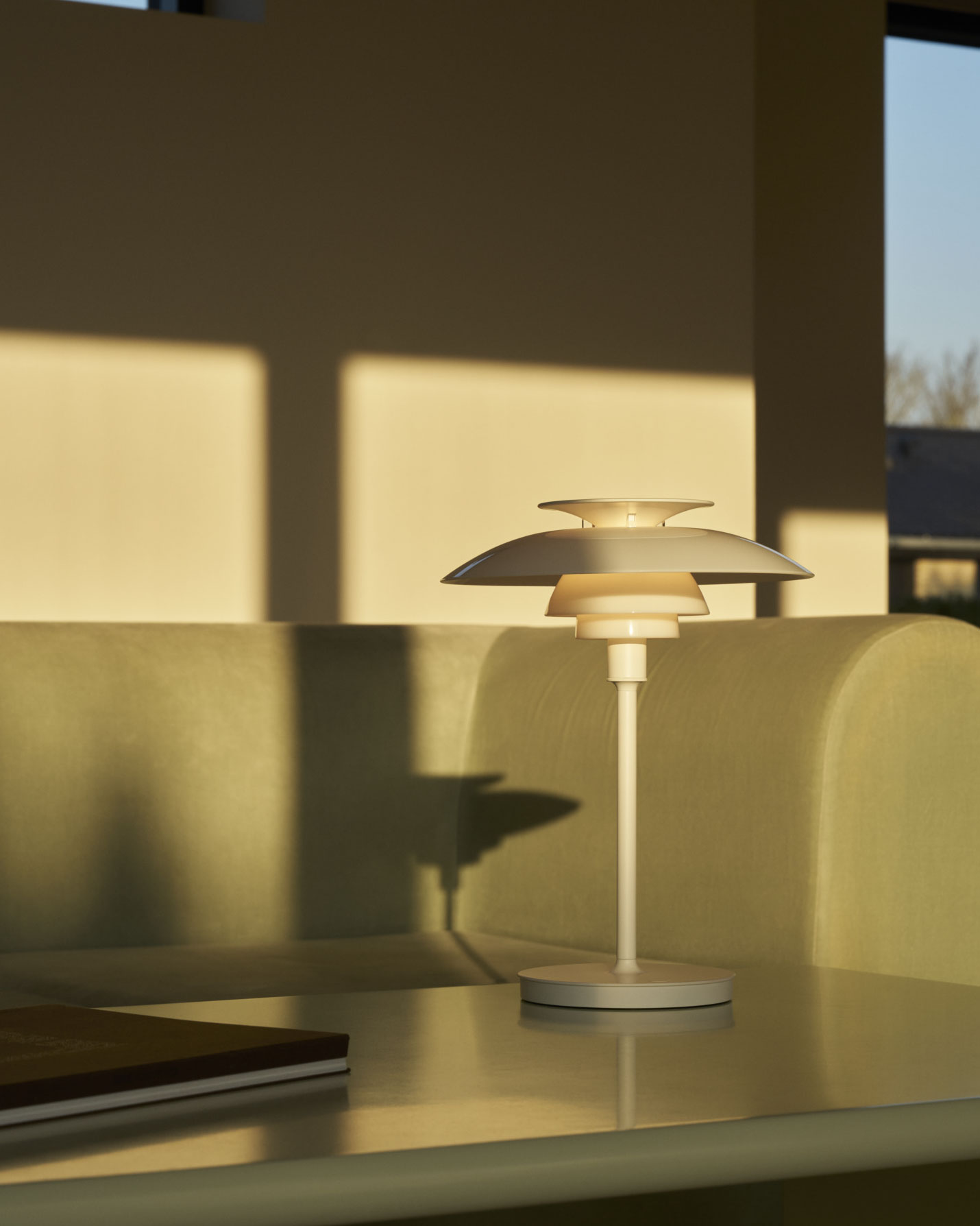 ルイスポールセン（Louis Poulsen） PH80 ポータブルランプ ホワイト