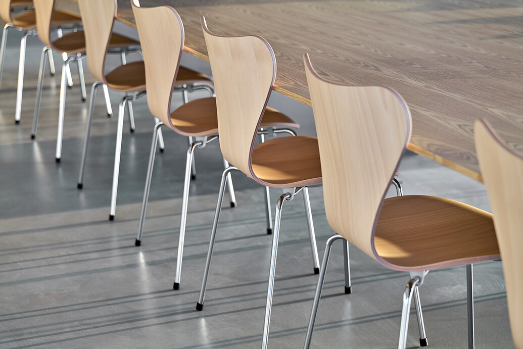 フリッツ・ハンセン（FRITZ HANSEN）の名作セブンチェアの誕生