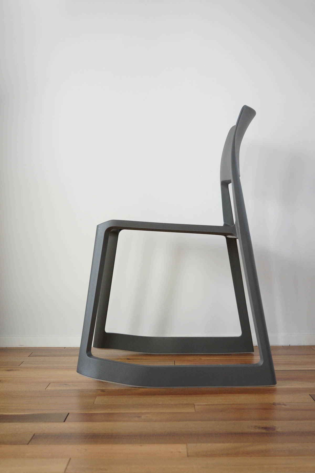 Vitra（ヴィトラ） Tip Ton Chair(ティプトンチェア)の前傾機能