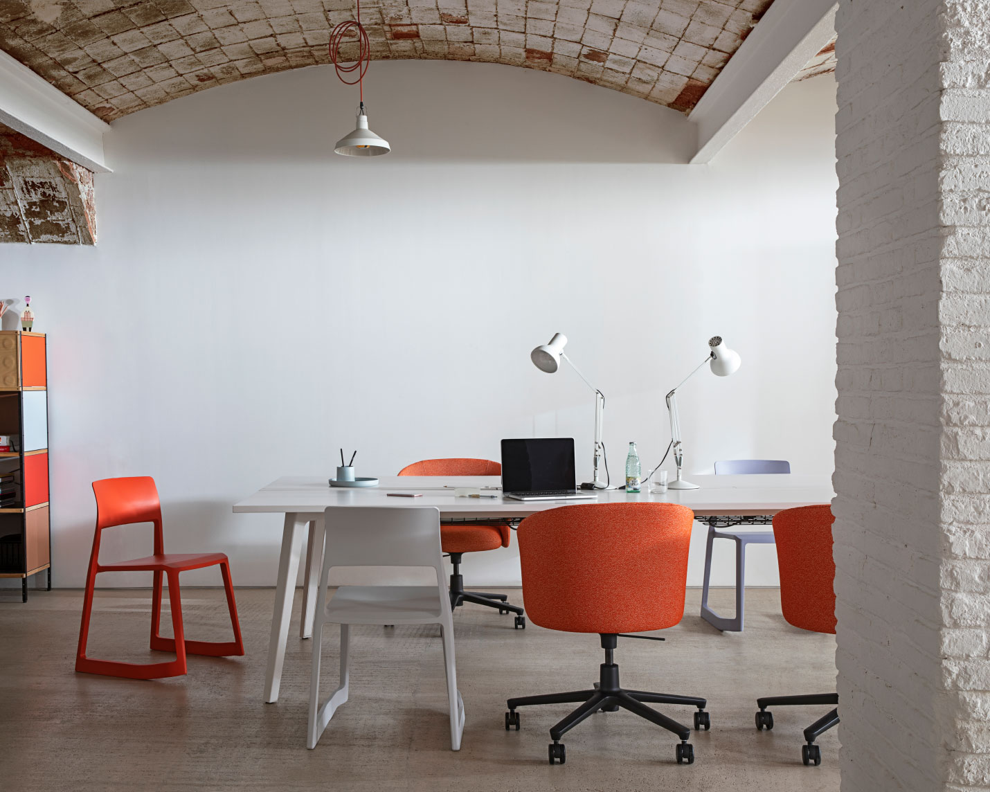 Vitra(ヴィトラ) ティプトン(tipton) RE