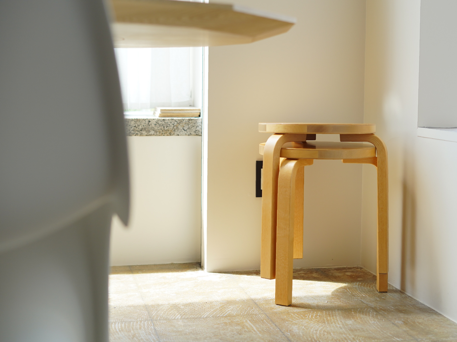 artek (アルテック)  3本脚 スツール stool60 ハニー