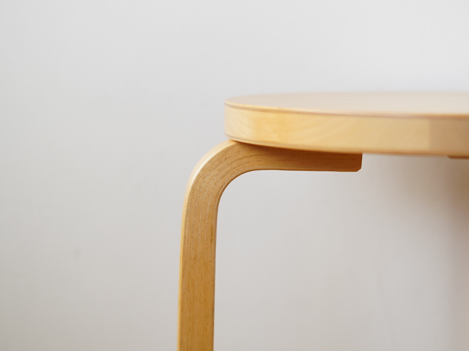 artek (アルテック)  3本脚 スツール stool60 ハニー