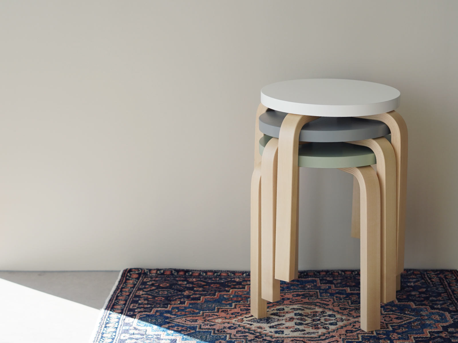 artek (アルテック)  4本脚 スツール stool E60 カラーラッカー