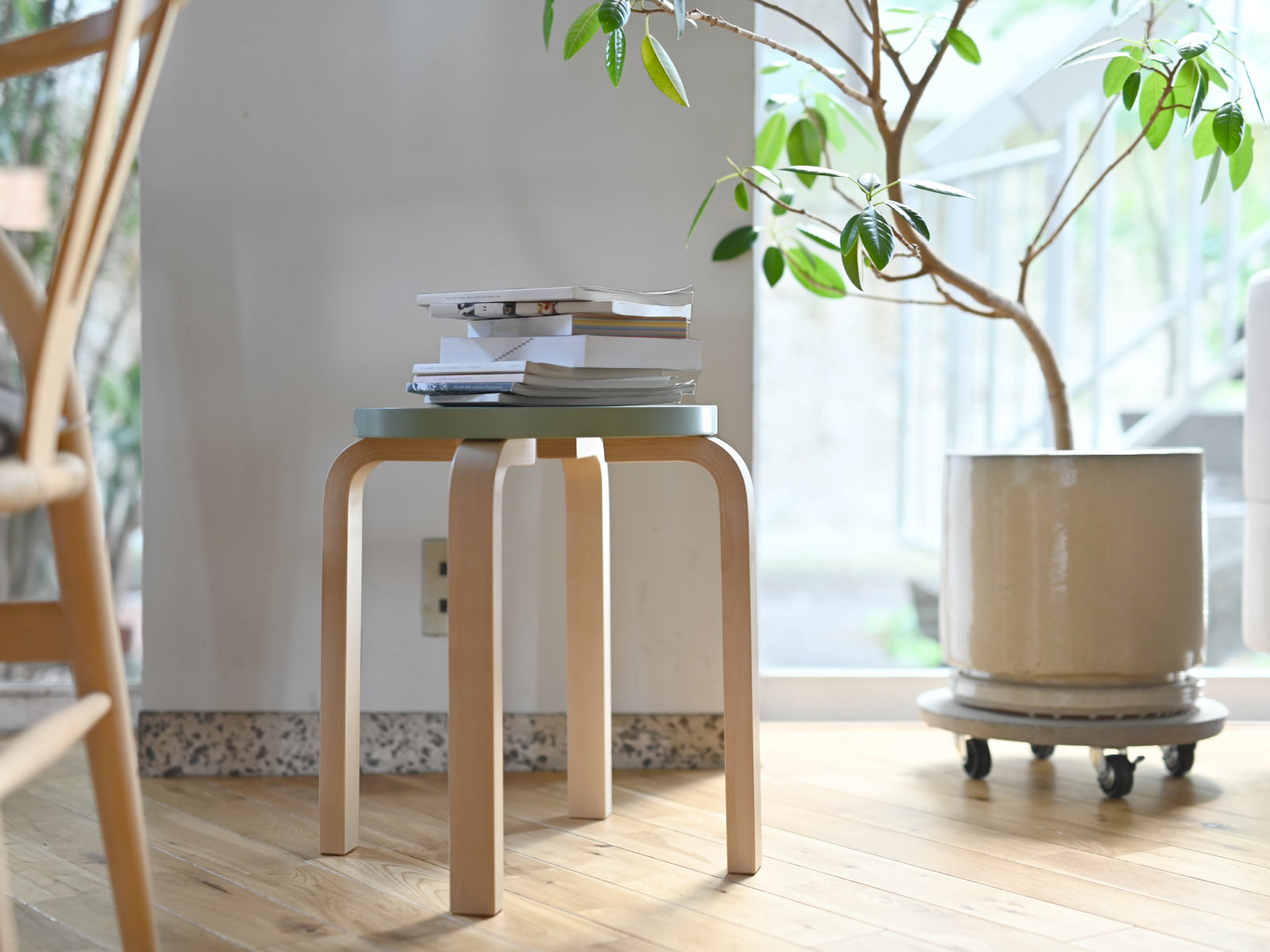 artek (アルテック)  4本脚 スツール stool E60 カラーラッカー