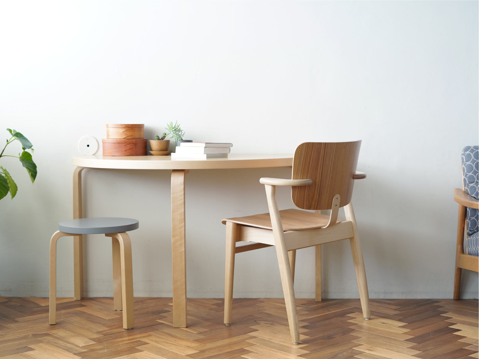 artek (アルテック) テーブル 95 W120×D60×H72cm 半円形 / ナチュラルラッカー