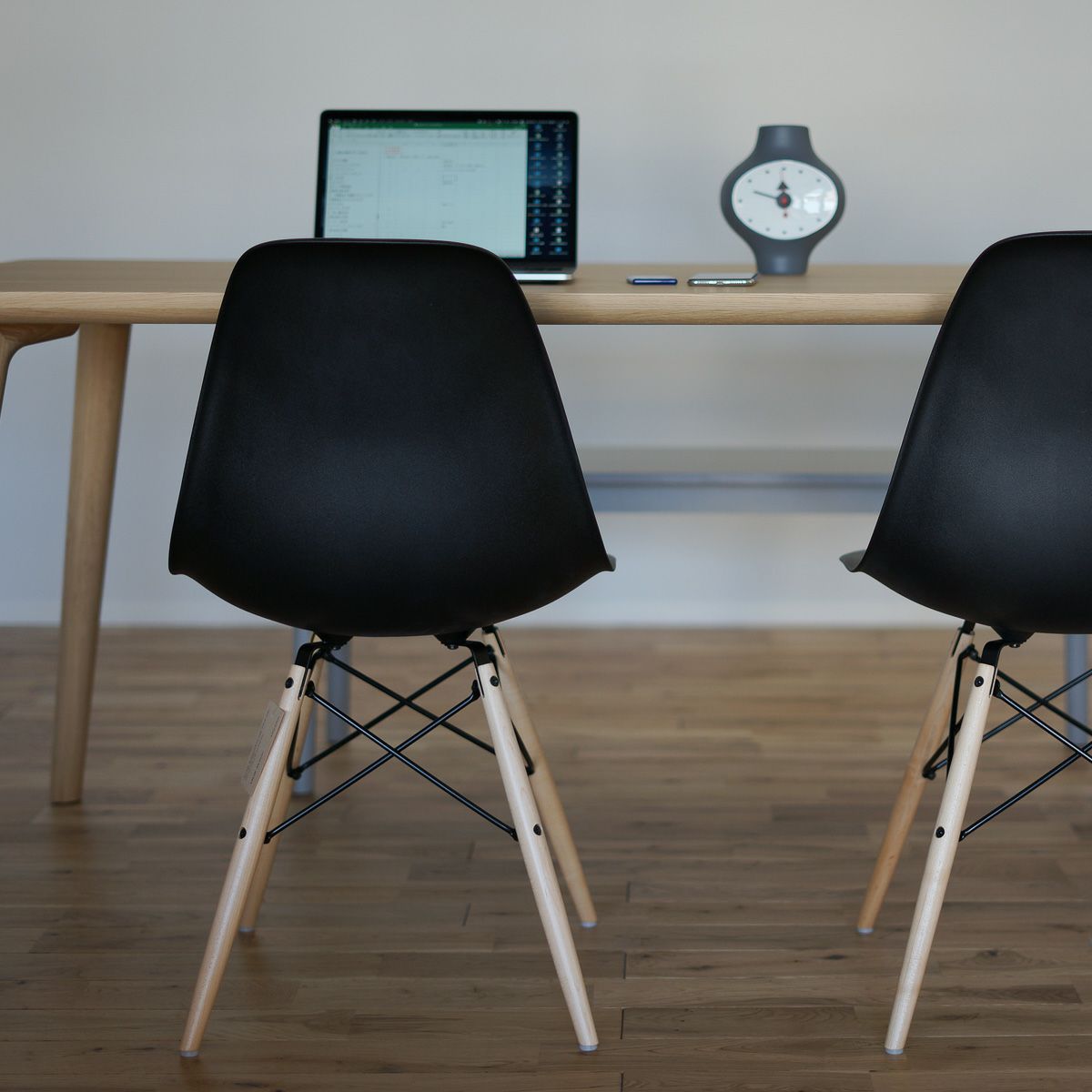 ハーマンミラー（Hermanmiller）イームズ サイドシェルチェア DSW ブラック ブラックベース メープル［DSW. BK UL ZA E8］