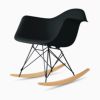 ハーマンミラー（Hermanmiller）イームズ アームシェルチェア RAR ブラック ブラックベース  メープル［RAR. BK UL ZA］