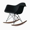 ハーマンミラー（Hermanmiller）イームズ アームシェルチェア RAR ブラック ブラックベース  ウォールナット［RAR. BK OU ZA］