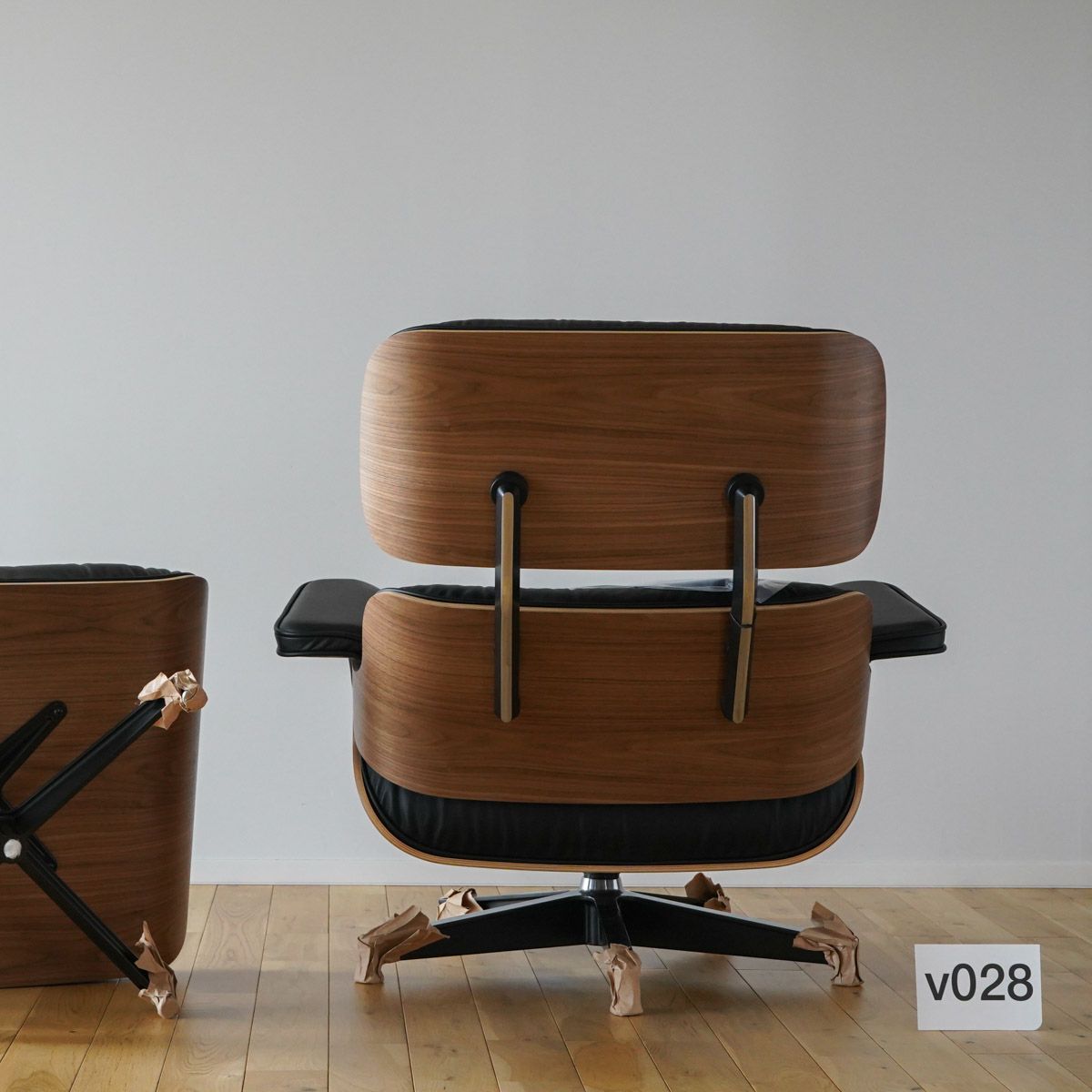 ハーマンミラー（Heramanmiller）イームズ ラウンジチェア＆オットマン ウォールナット v028［ES67071-OU2109］