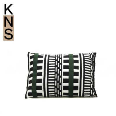 カリモクニュースタンダード ストライプスクッション （Karimoku New Standard Stripes Cushion） ラージ［K3400CKA］