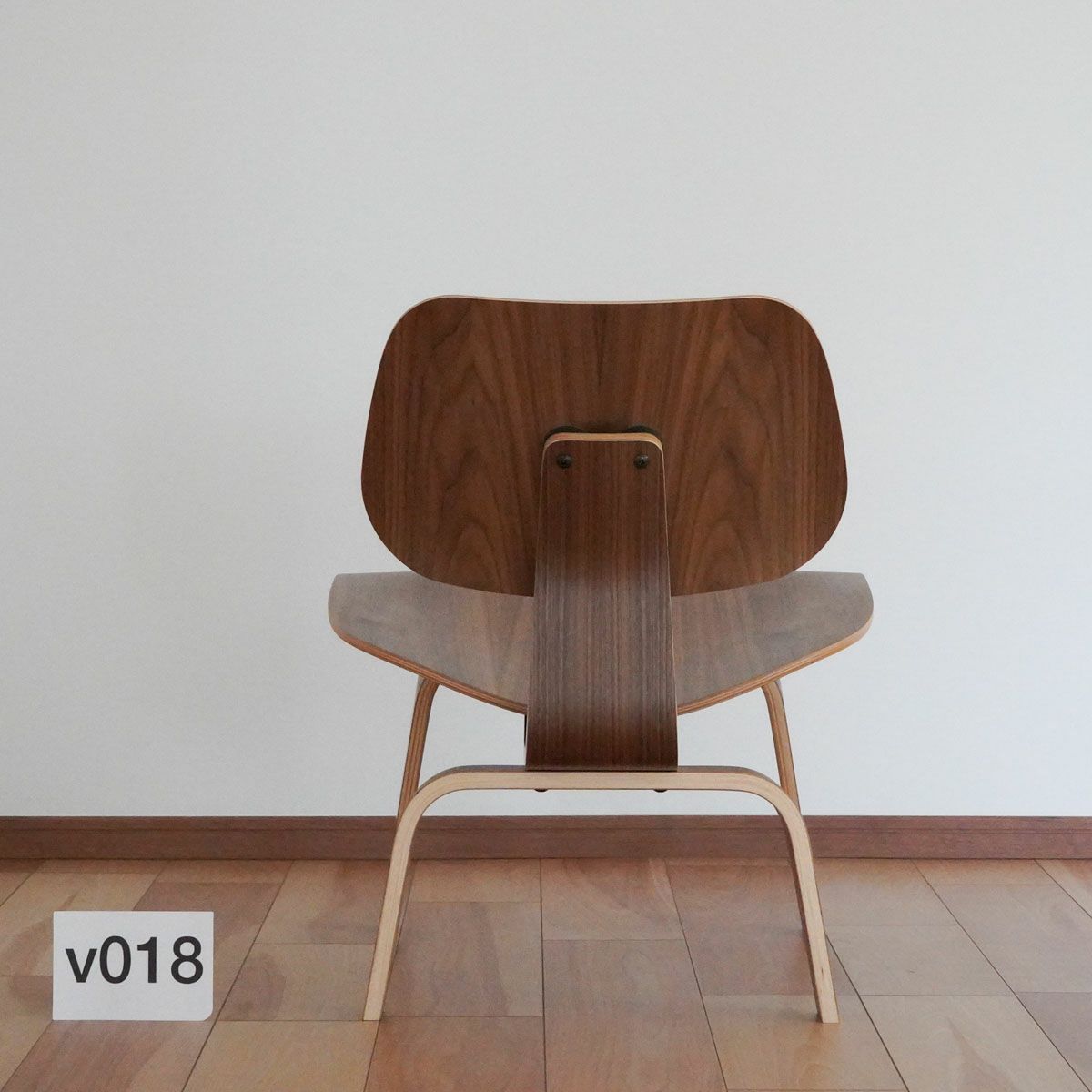 ハーマンミラー（Heramanmiller）イームズ LCW ウォールナット［LCW. OU］