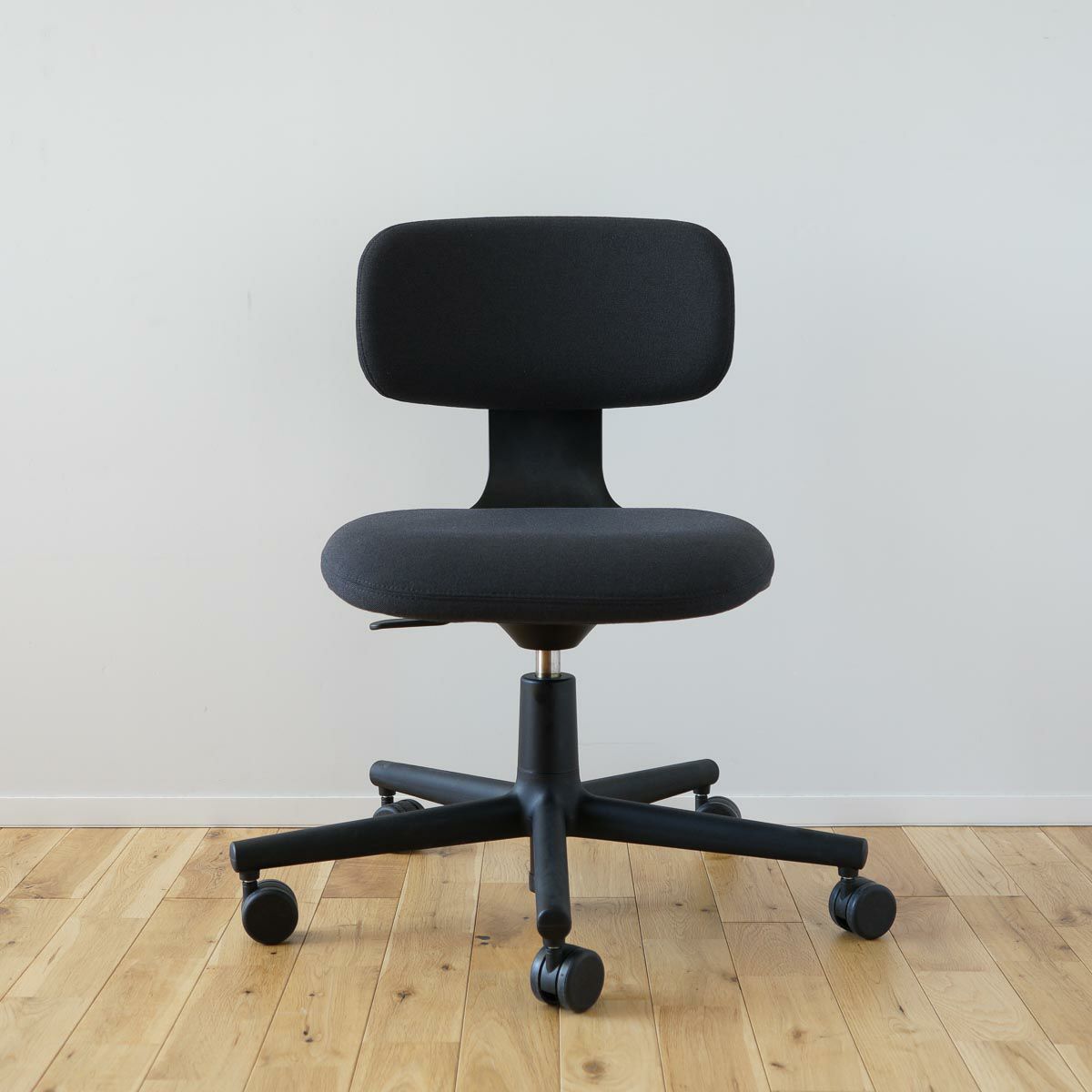 Vitra（ヴィトラ） ルーキー（Rookie）ディープブラックベース 商品画像2