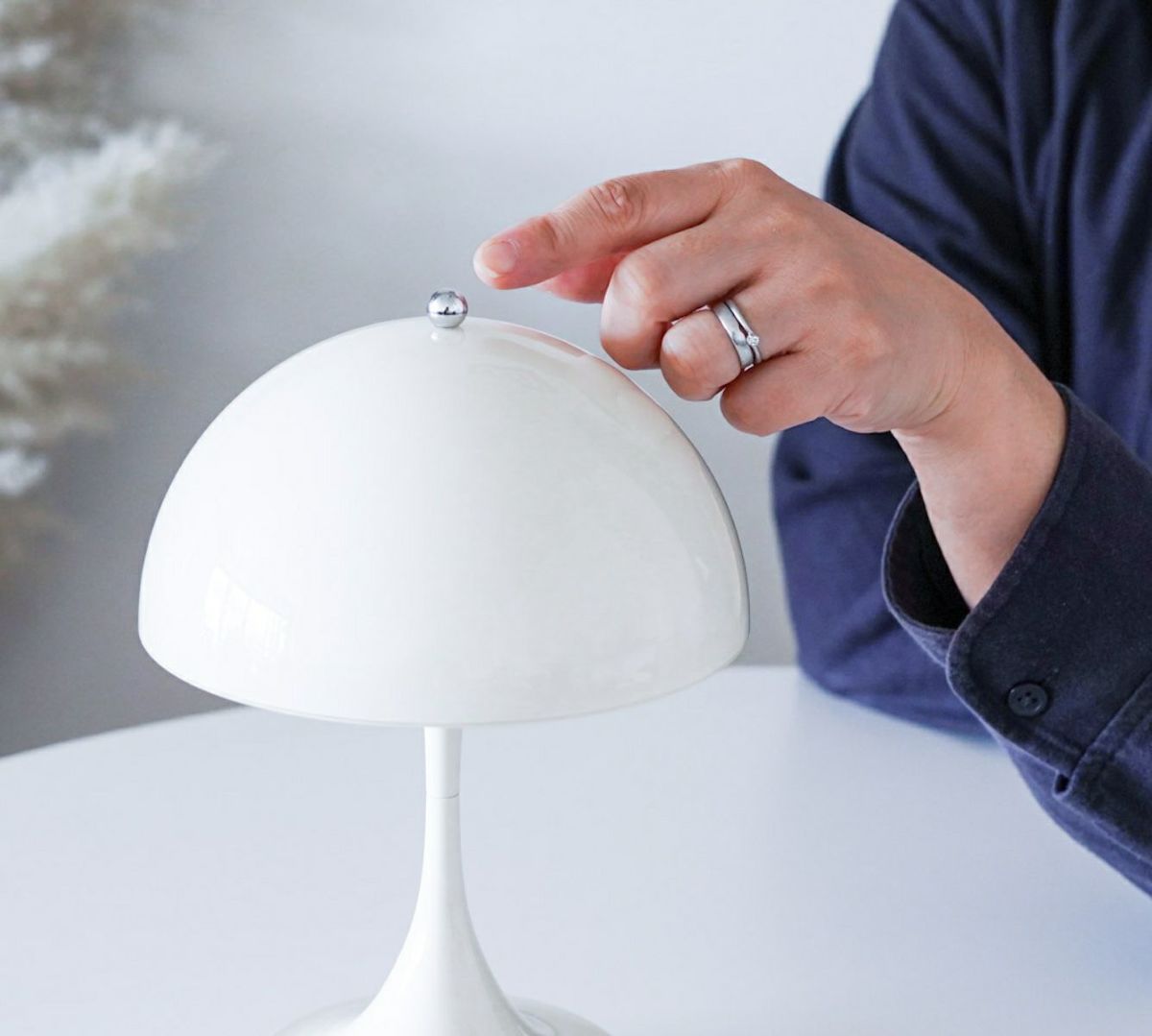 ルイスポールセン（Louis Poulsen） パンテラ 160 ポータブル V3 / オパール・ホワイト