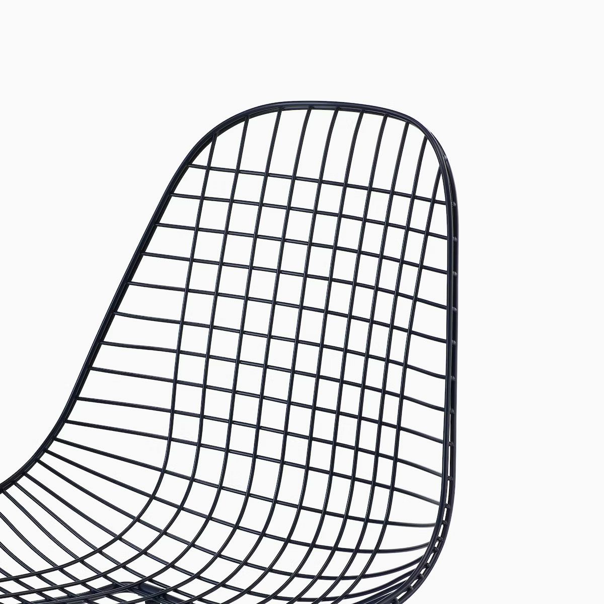 ハーマンミラー（Hermanmiller）イームズ ワイヤーチェア ブラックブルー《 Herman Miller（ハーマンミラー）× HAY 》［DKC.0 BCBE8］