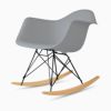 ハーマンミラー（Hermanmiller）イームズ アームシェルチェア RAR ライトグレー ブラックベース  メープル［RAR. BK UL LTY］