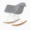 ハーマンミラー（Hermanmiller）イームズ アームシェルチェア RAR ライトグレー ホワイトベース メープル［RAR. 91 UL LTY］