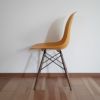 ハーマンミラー（Hermanmiller）イームズ サイドシェルチェア DSW ディープイエロー ブラックベース ウォールナット［DSW. BK OU DYL E8］