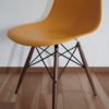 ハーマンミラー（Hermanmiller）イームズ サイドシェルチェア DSW ディープイエロー ブラックベース ウォールナット［DSW. BK OU DYL E8］