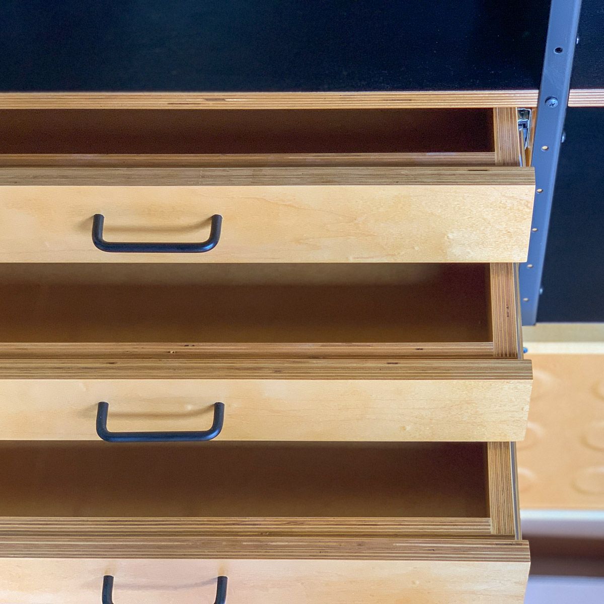 ハーマンミラー（Hermanmiller）イームズ ストレージユニットESU ナチュラルカラー／ブラック 4段2列［ESU420. BU NC］