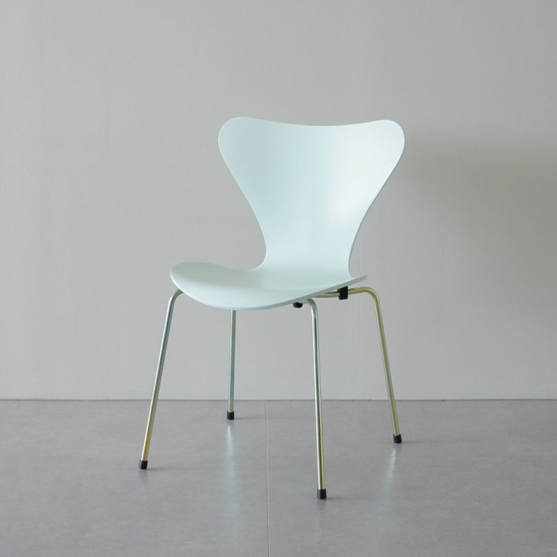 FRITZ HANSEN（フリッツ・ハンセン）SERIES 7（セブンチェア）  ラッカー / 7:14 AM GREEN（グリーン×レインボーベース）