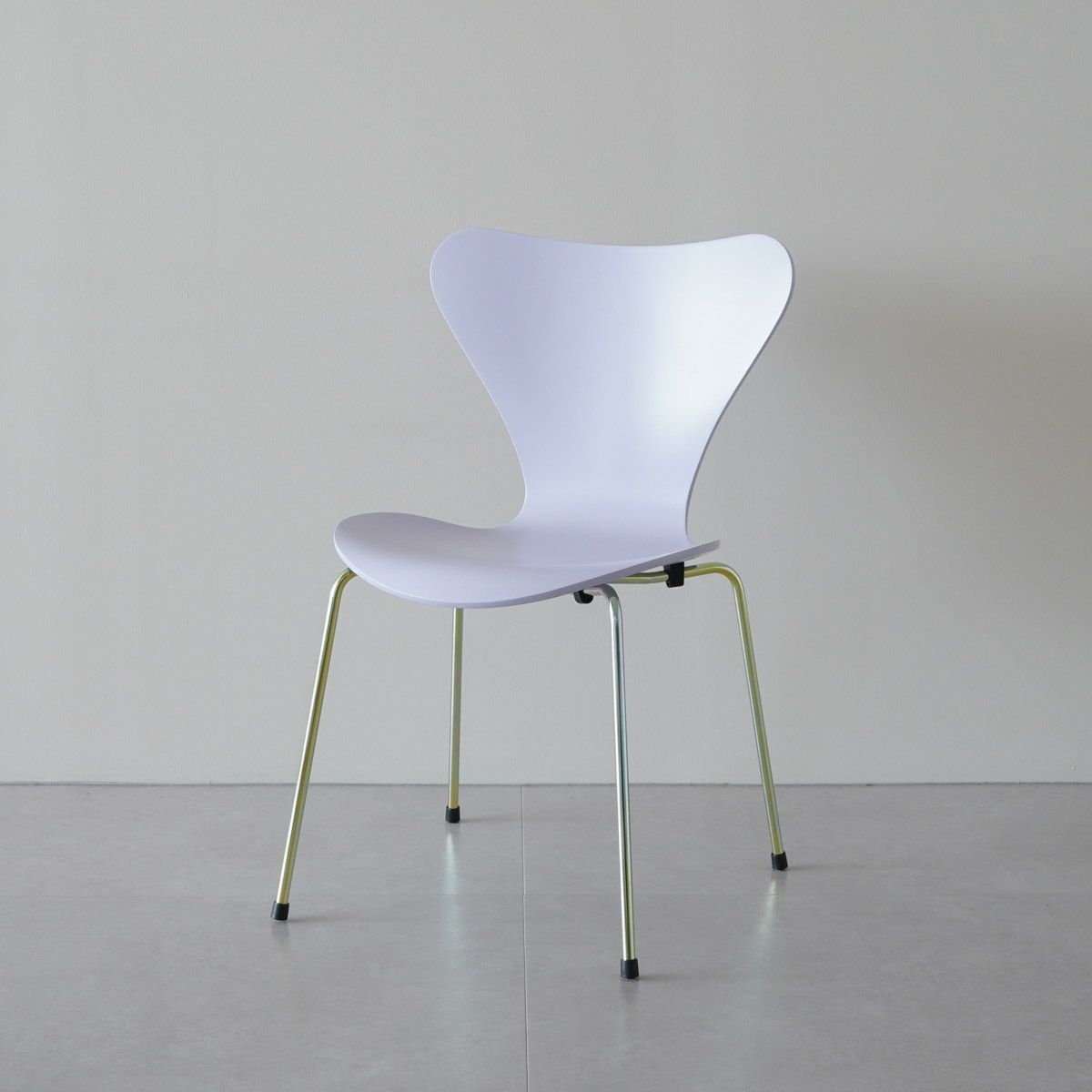 FRITZ HANSEN（フリッツ・ハンセン）SERIES 7（セブンチェア）  ラッカー / 7:14 AM VIOLET（バイオレット×レインボーベース）