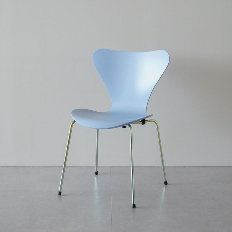 FRITZ HANSEN（フリッツ・ハンセン）SERIES 7（セブンチェア）  ラッカー / 7:14 AM BLUE（ブルー×レインボーベース）