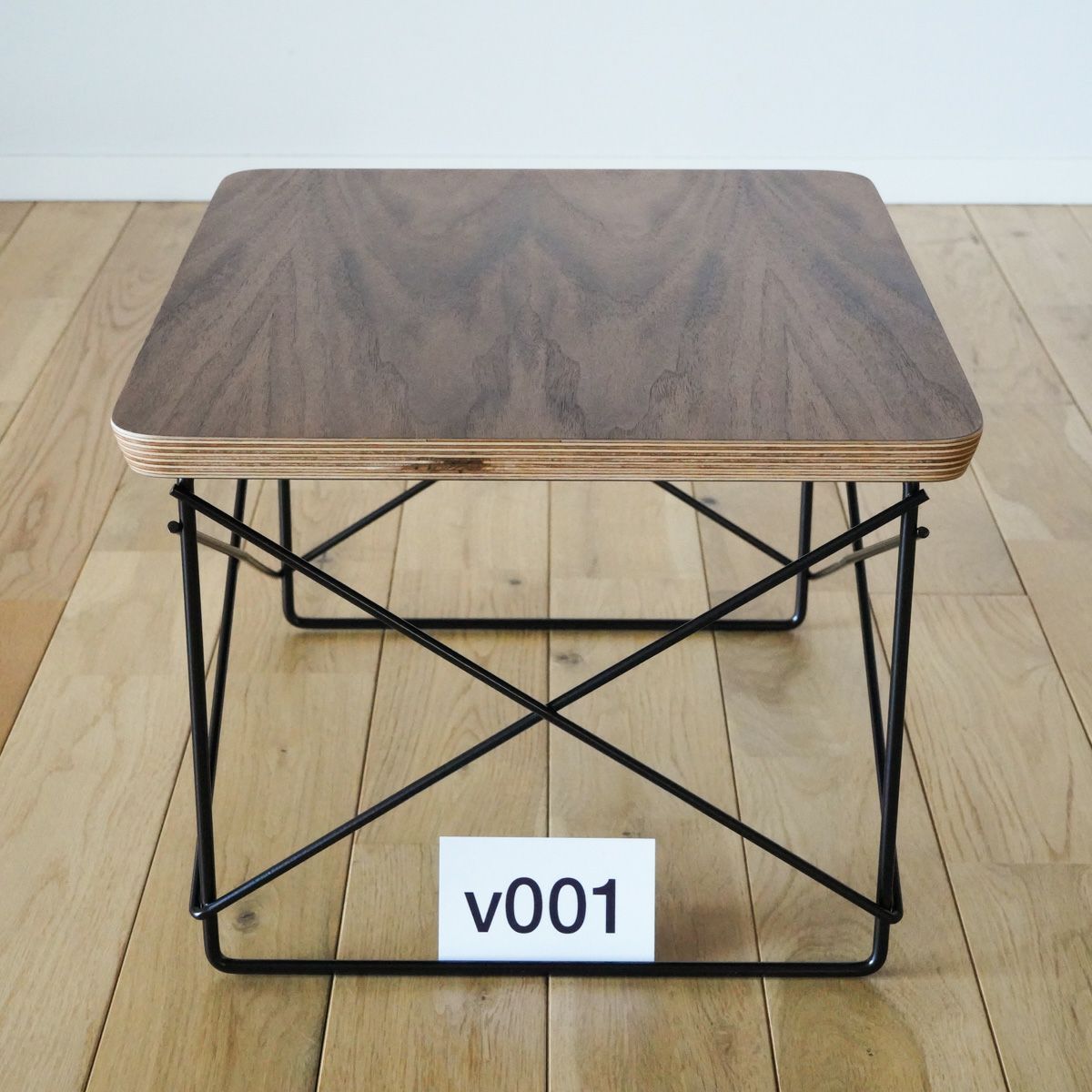 ハーマンミラー（Hermanmiller）イームズ ワイヤーベーステーブル LTRT ウォールナット×ブラックベース v001［LTRT OU BK］