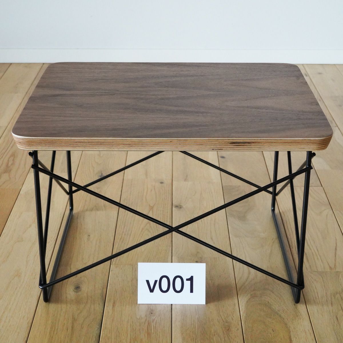 ハーマンミラー（Hermanmiller）イームズ ワイヤーベーステーブル LTRT ウォールナット×ブラックベース v001［LTRT OU BK］