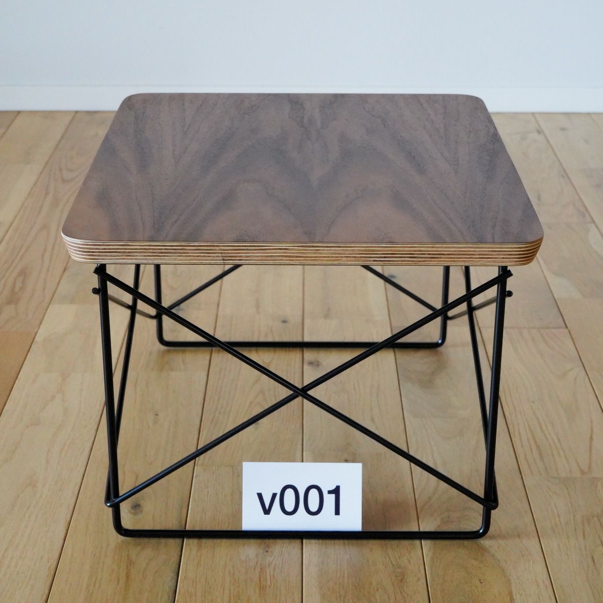 ハーマンミラー（Hermanmiller）イームズ ワイヤーベーステーブル LTRT ウォールナット×ブラックベース v001［LTRT OU BK］