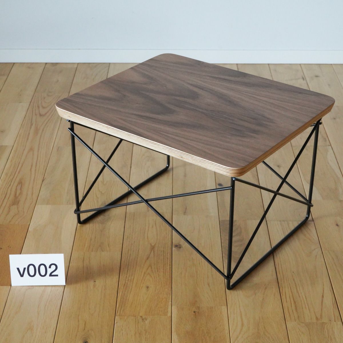 ハーマンミラー（Hermanmiller）イームズ ワイヤーベーステーブル LTRT ウォールナット×ブラックベース v002［LTRT OU BK］