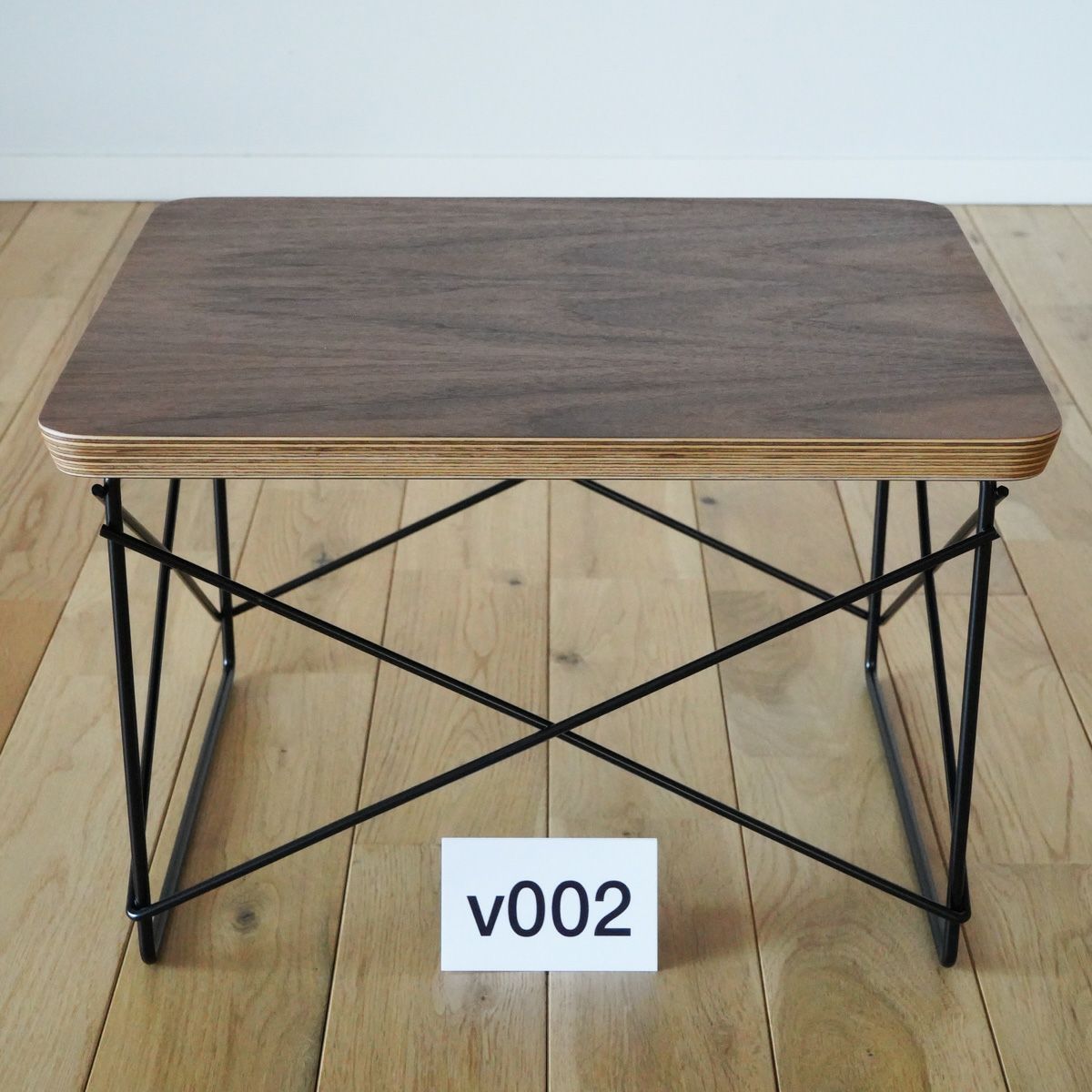 ハーマンミラー（Hermanmiller）イームズ ワイヤーベーステーブル LTRT ウォールナット×ブラックベース v002［LTRT OU BK］