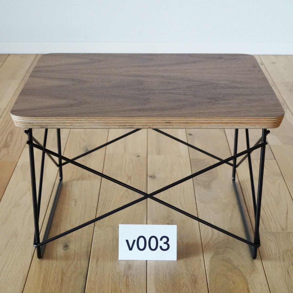 ハーマンミラー（Hermanmiller）イームズ ワイヤーベーステーブル LTRT ウォールナット×ブラックベース v003［LTRT OU BK］