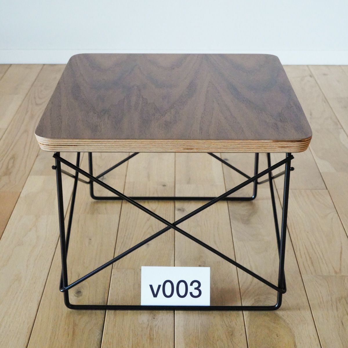 ハーマンミラー（Hermanmiller）イームズ ワイヤーベーステーブル LTRT ウォールナット×ブラックベース v003［LTRT OU BK］