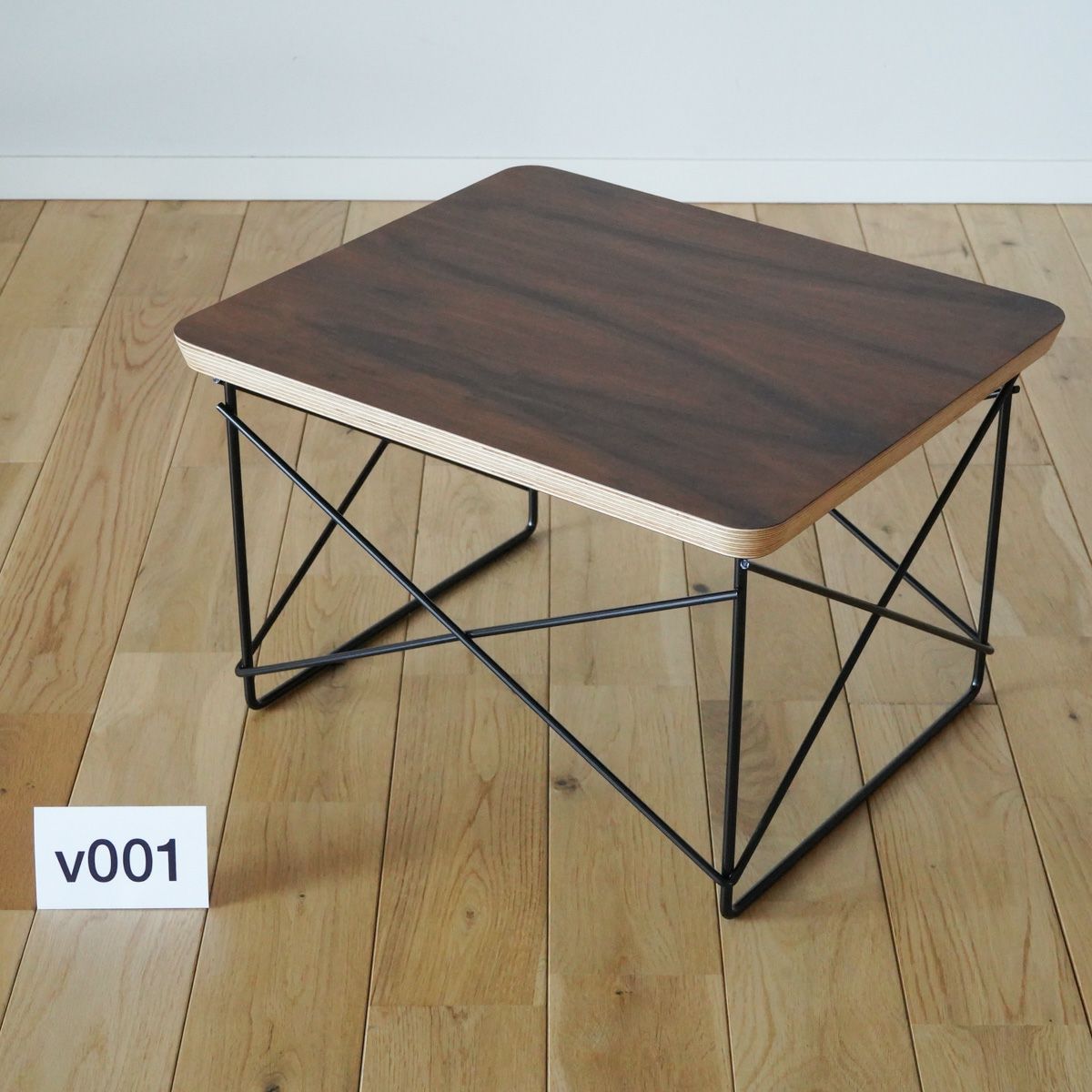 ハーマンミラー（Hermanmiller）イームズ ワイヤーベーステーブル LTRT サントスパリサンダー×ブラックベース v001［LTRT 9N BK］