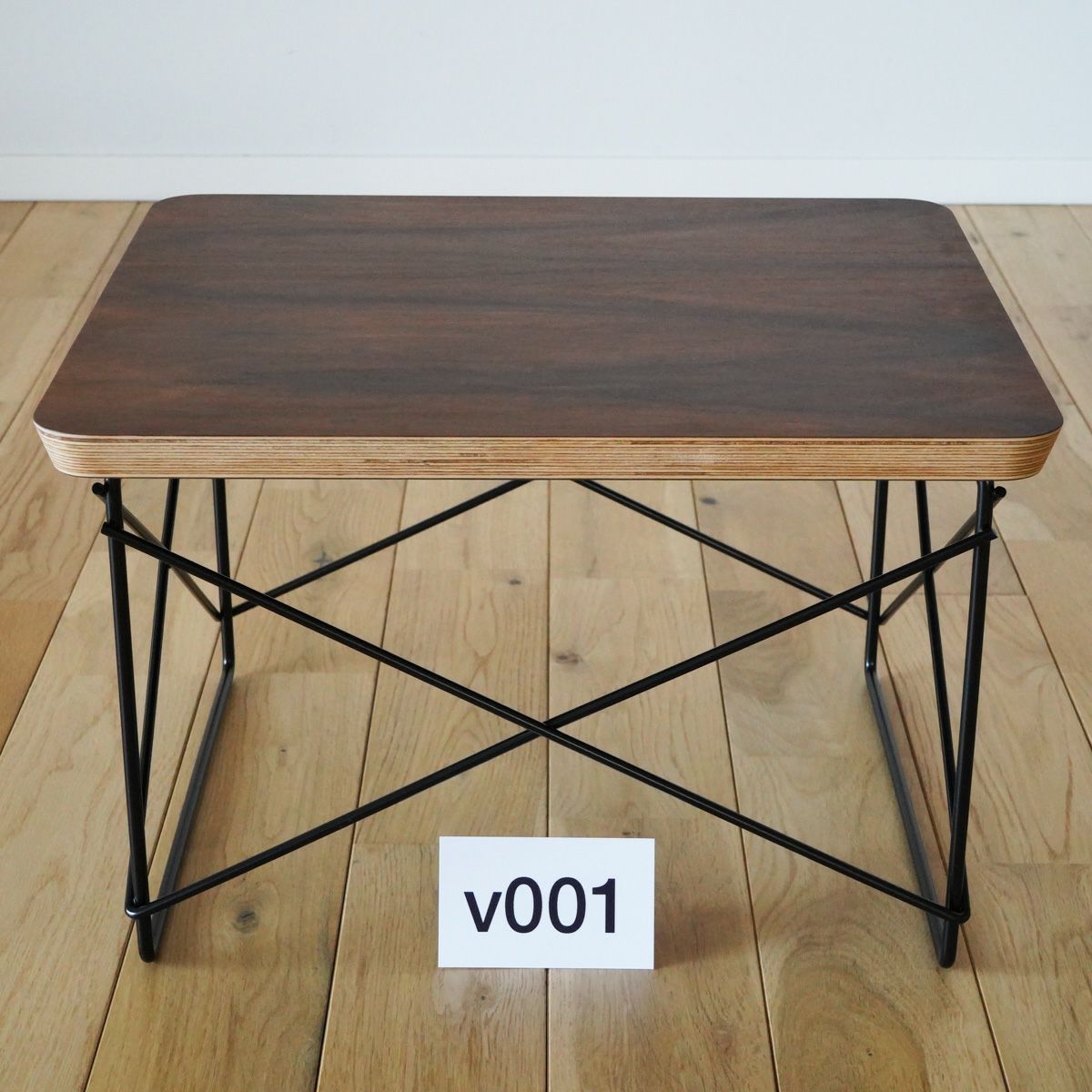 ハーマンミラー（Hermanmiller）イームズ ワイヤーベーステーブル LTRT サントスパリサンダー×ブラックベース v001［LTRT 9N BK］