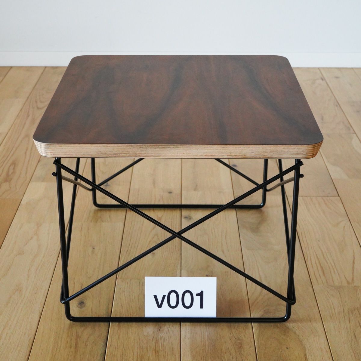 ハーマンミラー（Hermanmiller）イームズ ワイヤーベーステーブル LTRT サントスパリサンダー×ブラックベース v001［LTRT 9N BK］